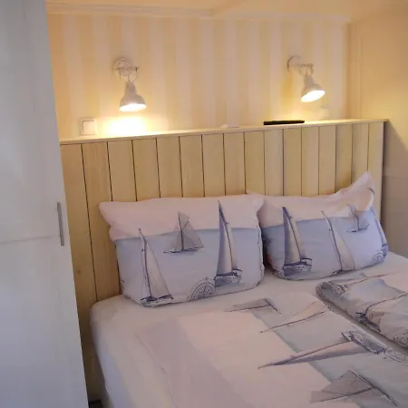 Апартаменты Strandperle 4 *